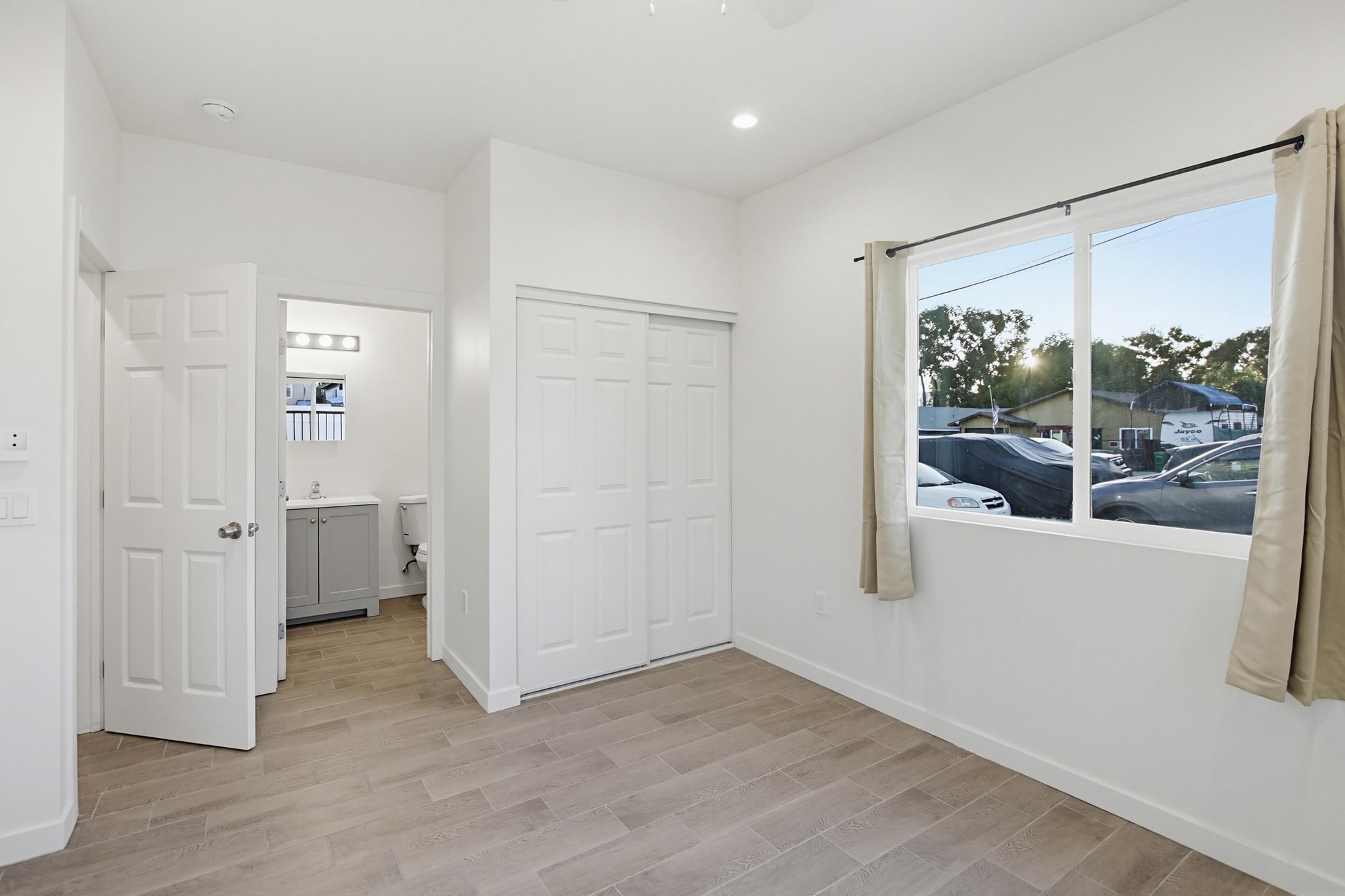 Virtual tour photo 26 of 61 for 1931 Woden St