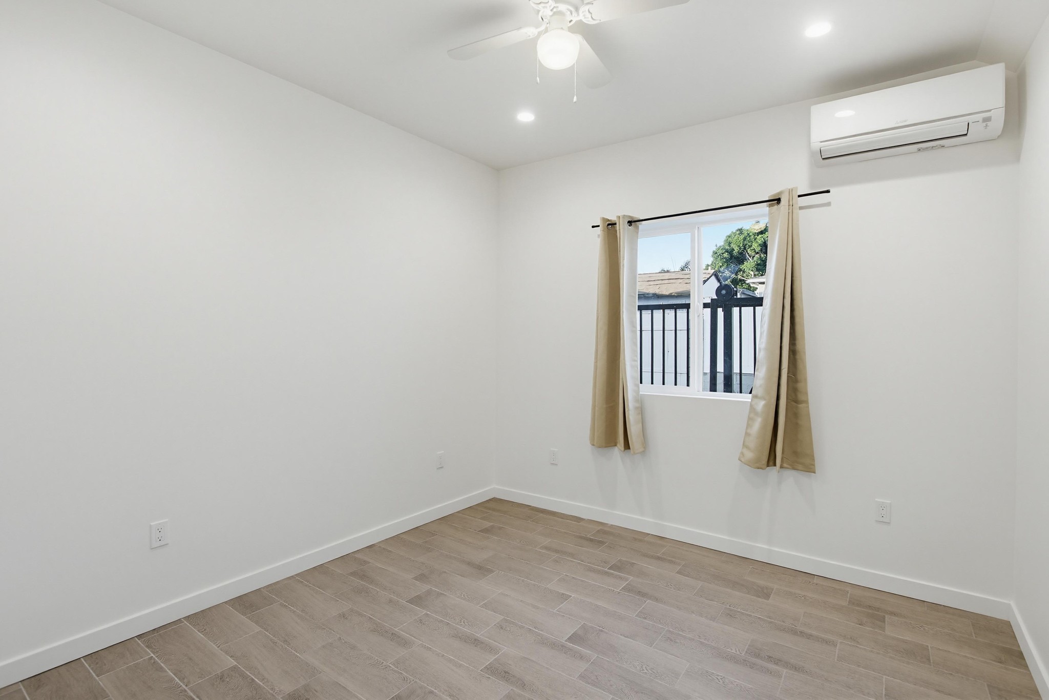 Virtual tour photo 30 of 61 for 1931 Woden St
