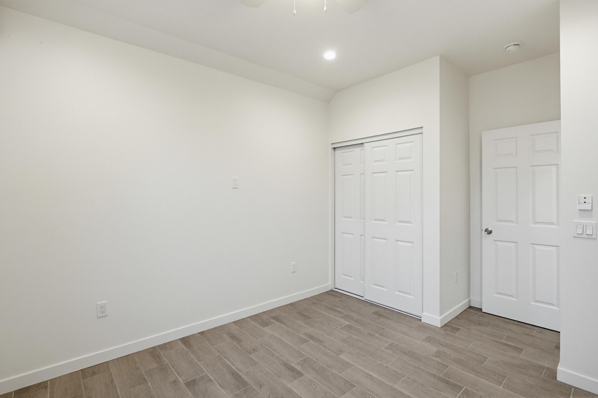 Virtual tour photo 31 of 61 for 1931 Woden St