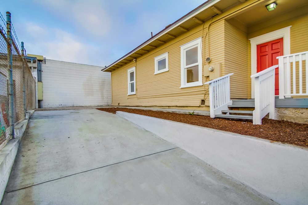 Virtual tour photo 47 of 54 for 1932 Imperial Ave