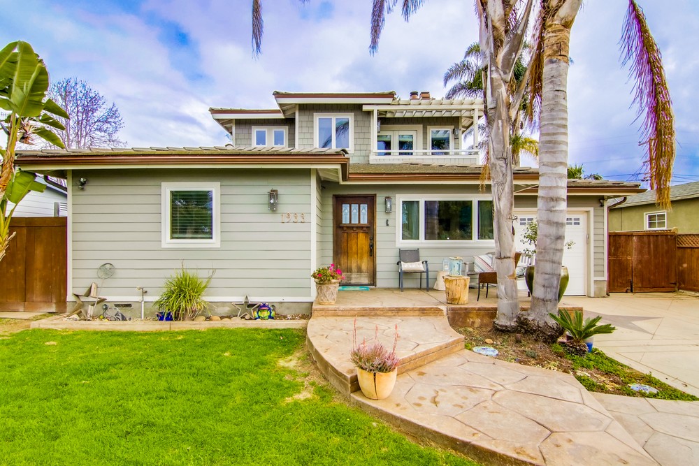 Virtual tour photo 1 of 72 for 1933 Erie St