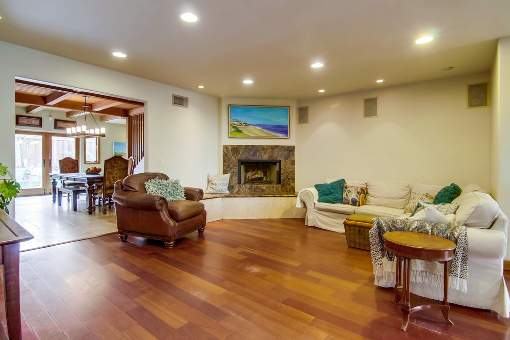Virtual tour photo 13 of 72 for 1933 Erie St
