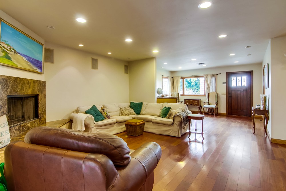Virtual tour photo 16 of 72 for 1933 Erie St