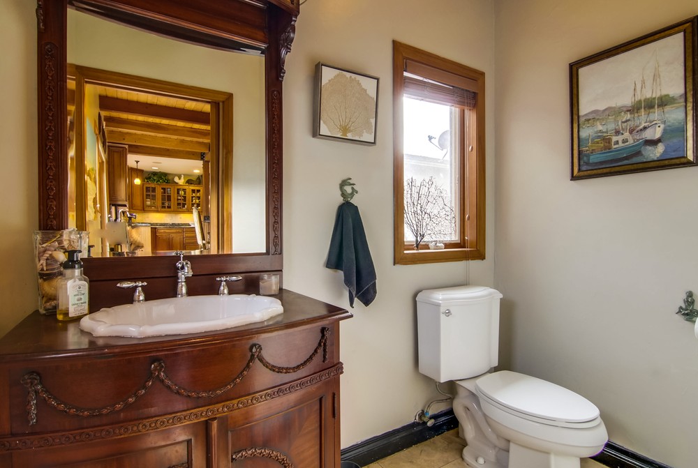 Virtual tour photo 36 of 72 for 1933 Erie St