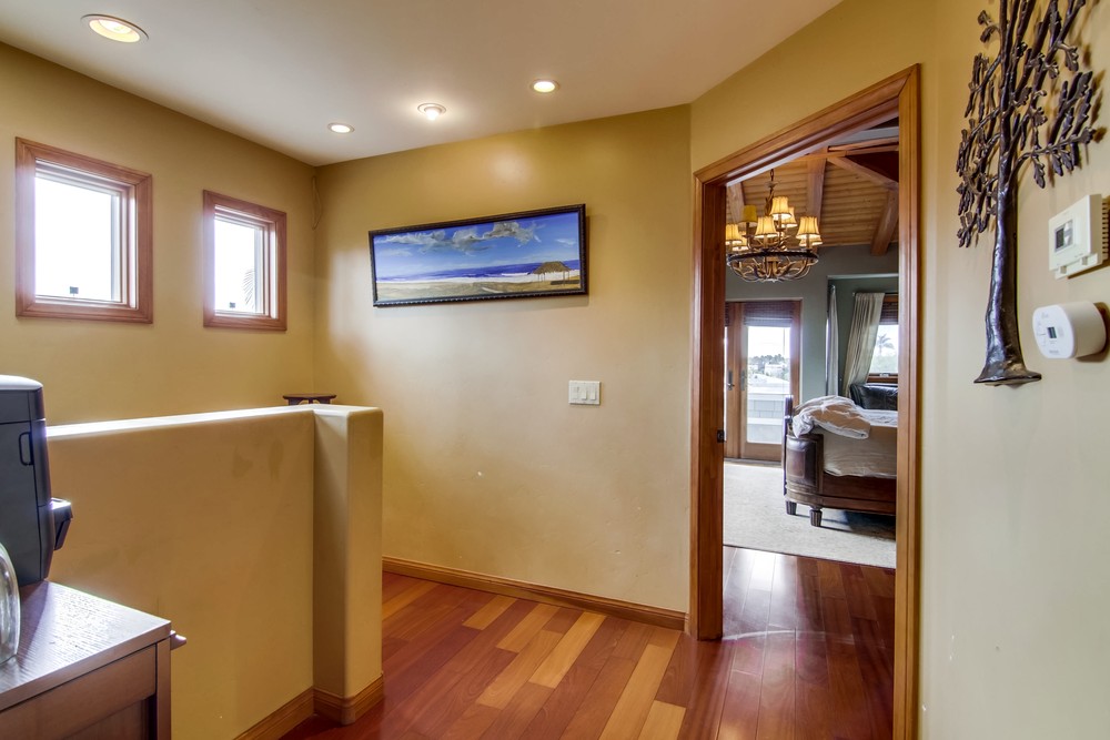 Virtual tour photo 39 of 72 for 1933 Erie St