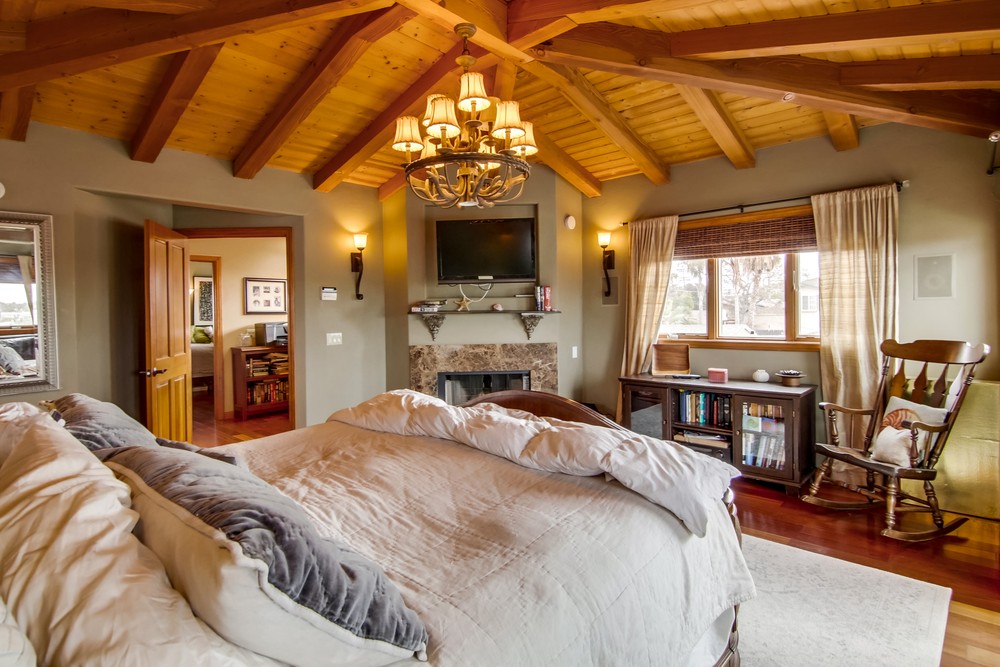 Virtual tour photo 43 of 72 for 1933 Erie St