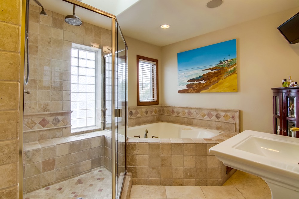 Virtual tour photo 46 of 72 for 1933 Erie St