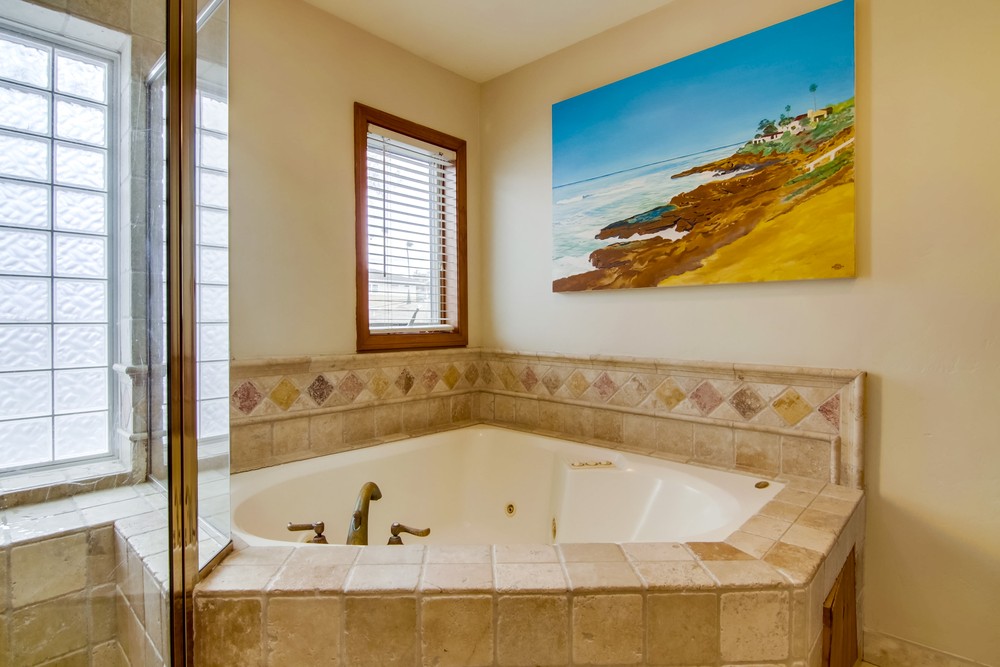 Virtual tour photo 47 of 72 for 1933 Erie St