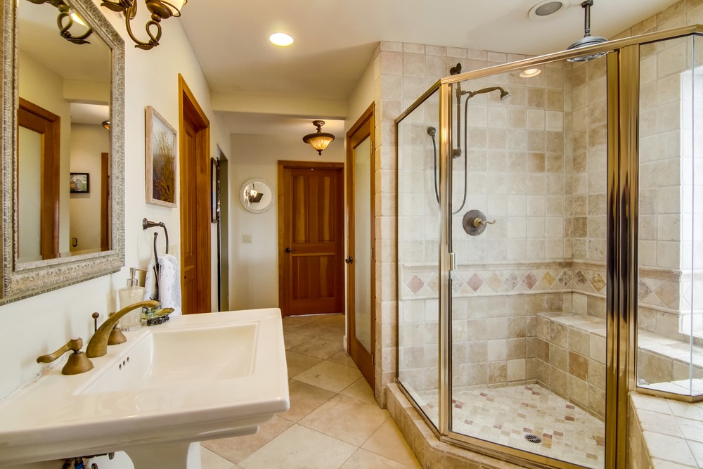 Virtual tour photo 49 of 72 for 1933 Erie St