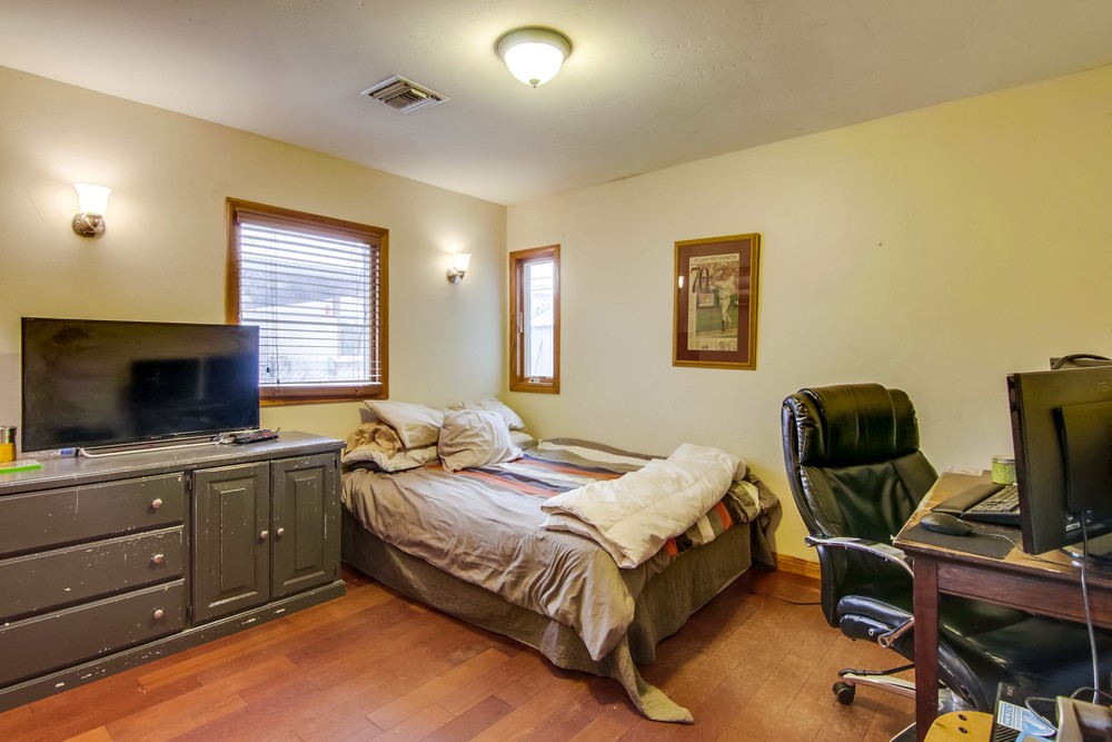 Virtual tour photo 53 of 72 for 1933 Erie St