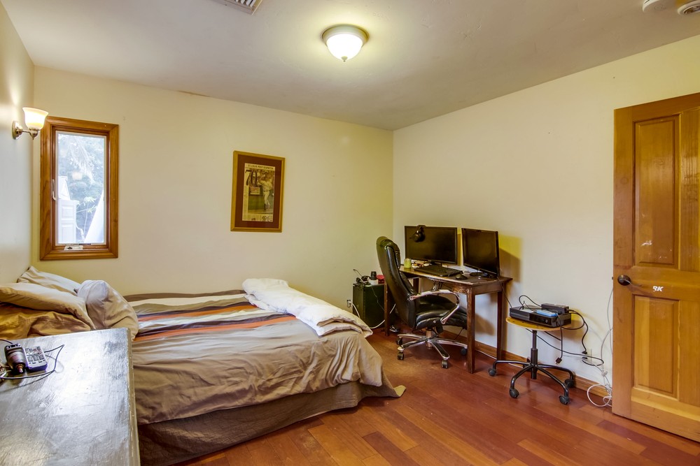 Virtual tour photo 54 of 72 for 1933 Erie St
