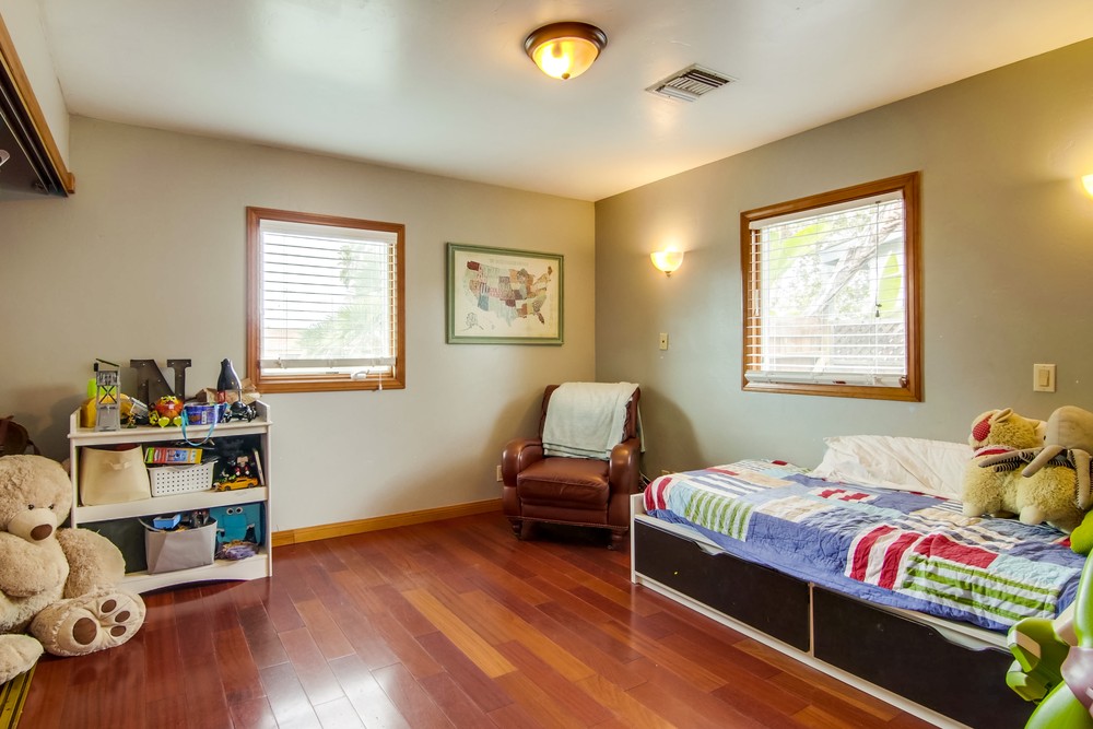 Virtual tour photo 55 of 72 for 1933 Erie St