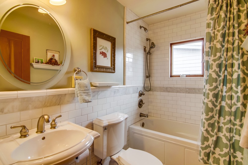 Virtual tour photo 57 of 72 for 1933 Erie St