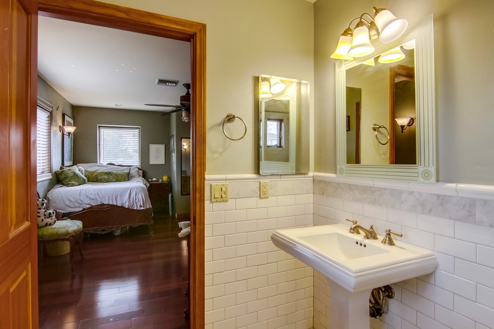 Virtual tour photo 63 of 72 for 1933 Erie St