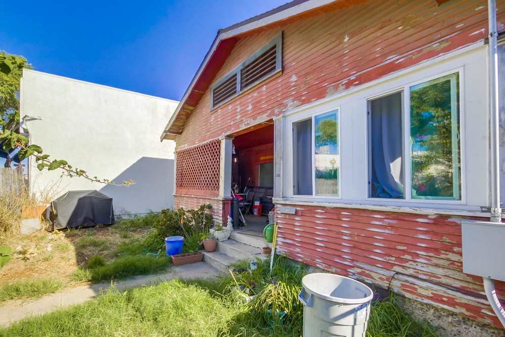 Virtual tour photo 4 of 39 for 1933 Fern St