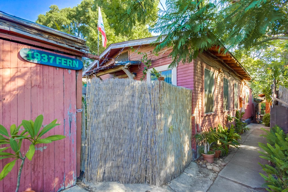 Virtual tour photo 10 of 39 for 1933 Fern St