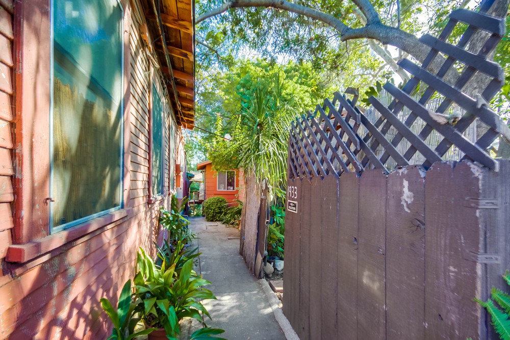 Virtual tour photo 11 of 39 for 1933 Fern St