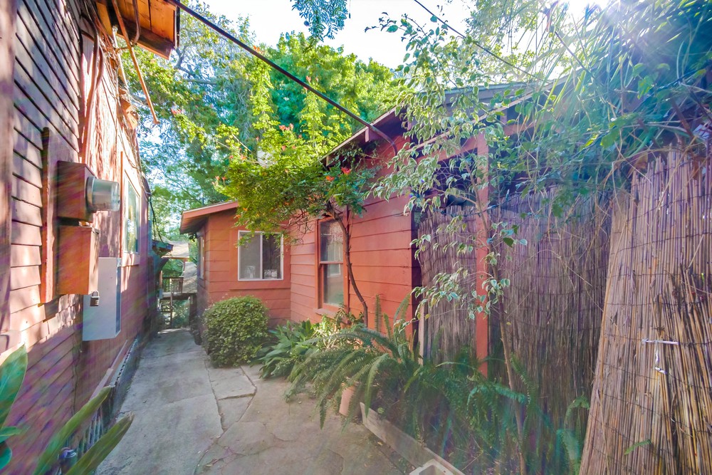 Virtual tour photo 12 of 39 for 1933 Fern St