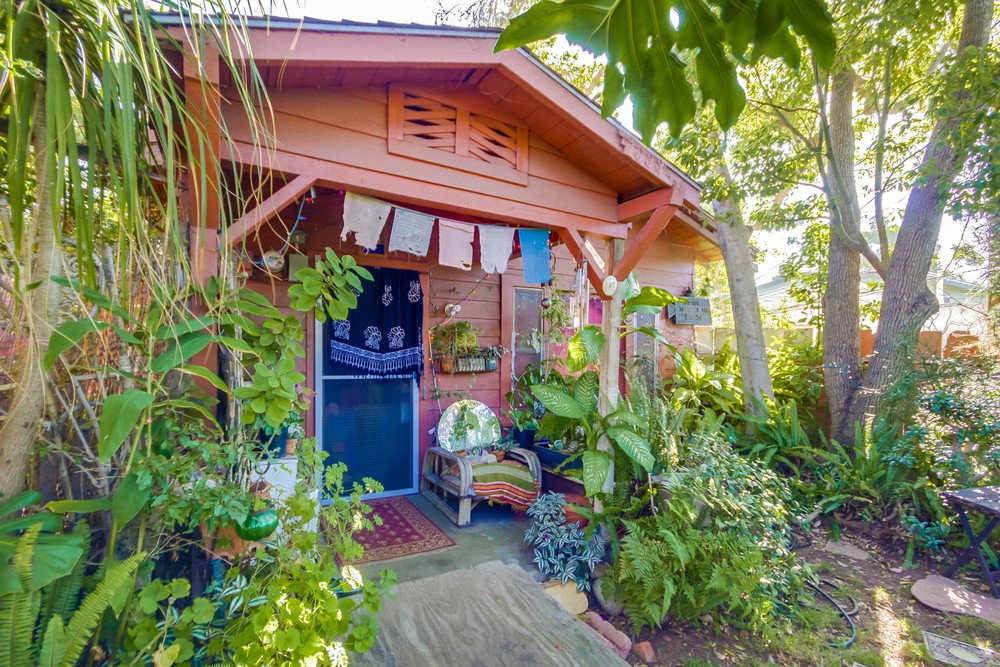 Virtual tour photo 13 of 39 for 1933 Fern St