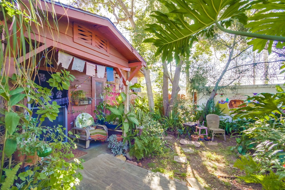 Virtual tour photo 14 of 39 for 1933 Fern St