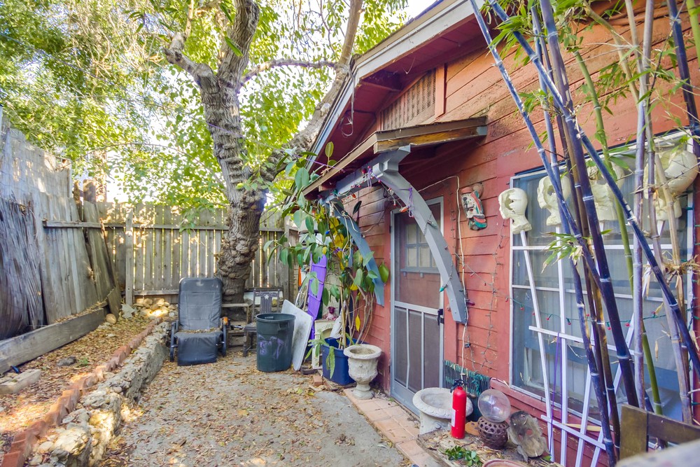 Virtual tour photo 15 of 39 for 1933 Fern St