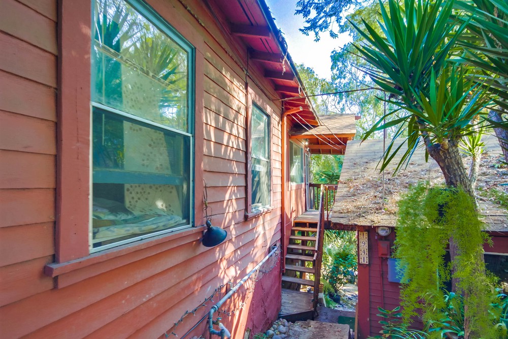 Virtual tour photo 17 of 39 for 1933 Fern St