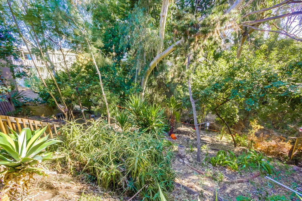 Virtual tour photo 25 of 39 for 1933 Fern St
