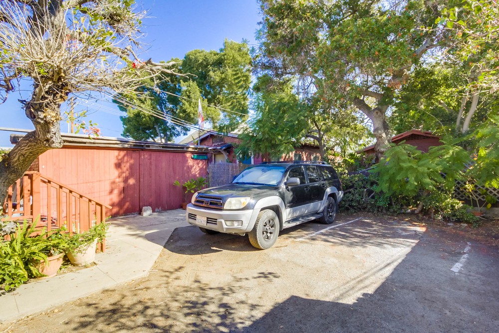 Virtual tour photo 39 of 39 for 1933 Fern St