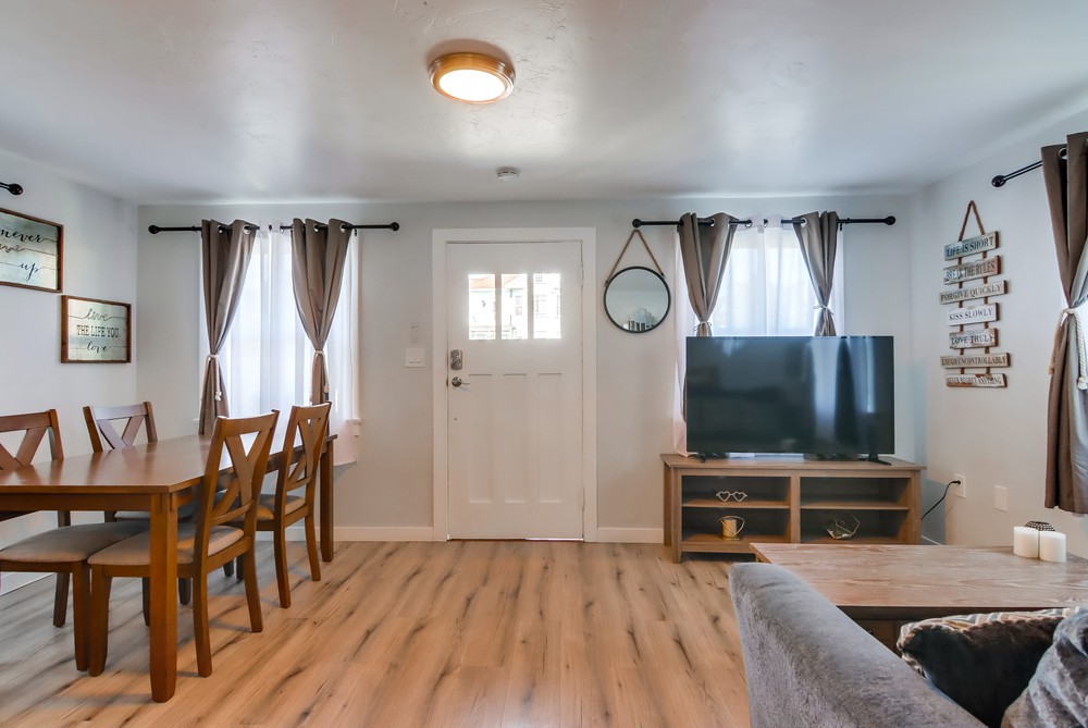 Virtual tour photo 42 of 62 for 1943-45 Market St