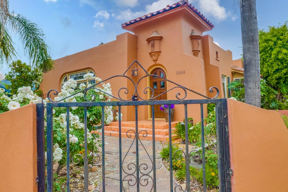 Virtual tour photo 1 of 28 for 1944 Granada Ave