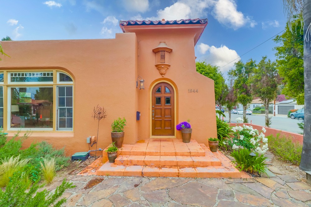 Virtual tour photo 5 of 28 for 1944 Granada Ave