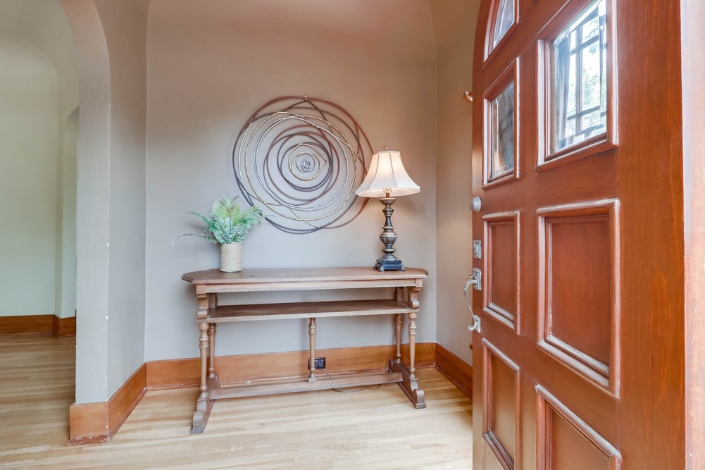 Virtual tour photo 6 of 28 for 1944 Granada Ave