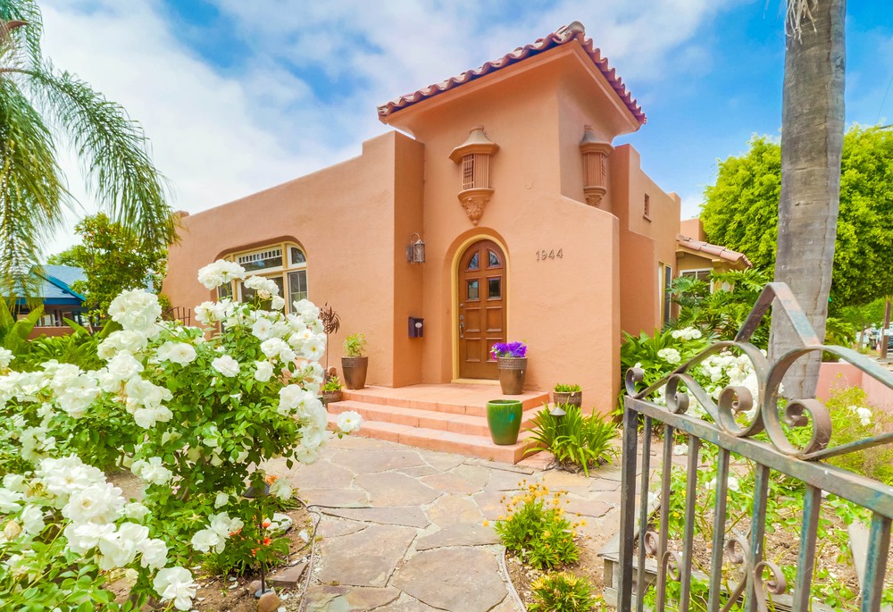 Virtual tour photo 5 of 54 for 1944 Granada Ave