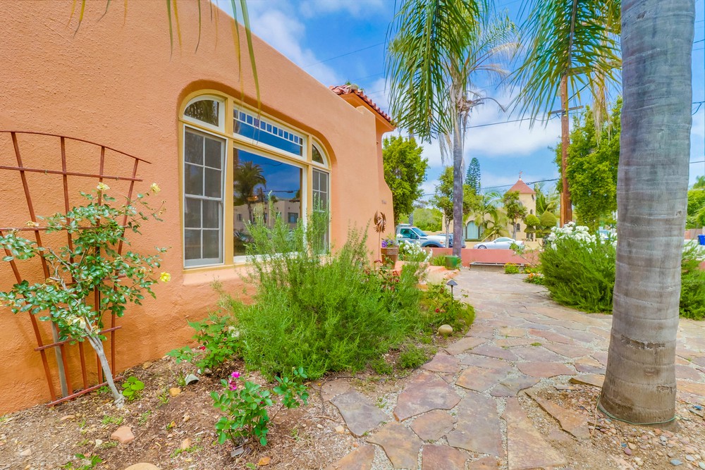 Virtual tour photo 8 of 54 for 1944 Granada Ave