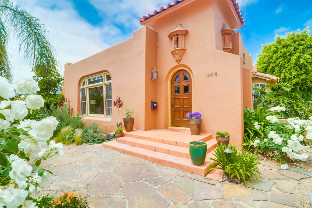 Virtual tour photo 9 of 54 for 1944 Granada Ave