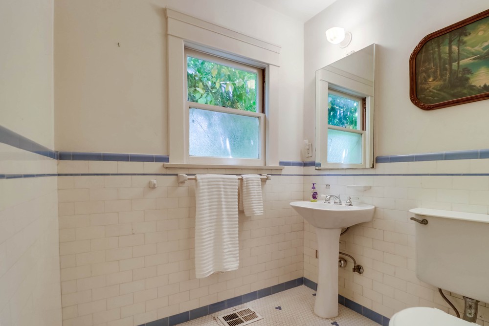Virtual tour photo 37 of 54 for 1944 Granada Ave