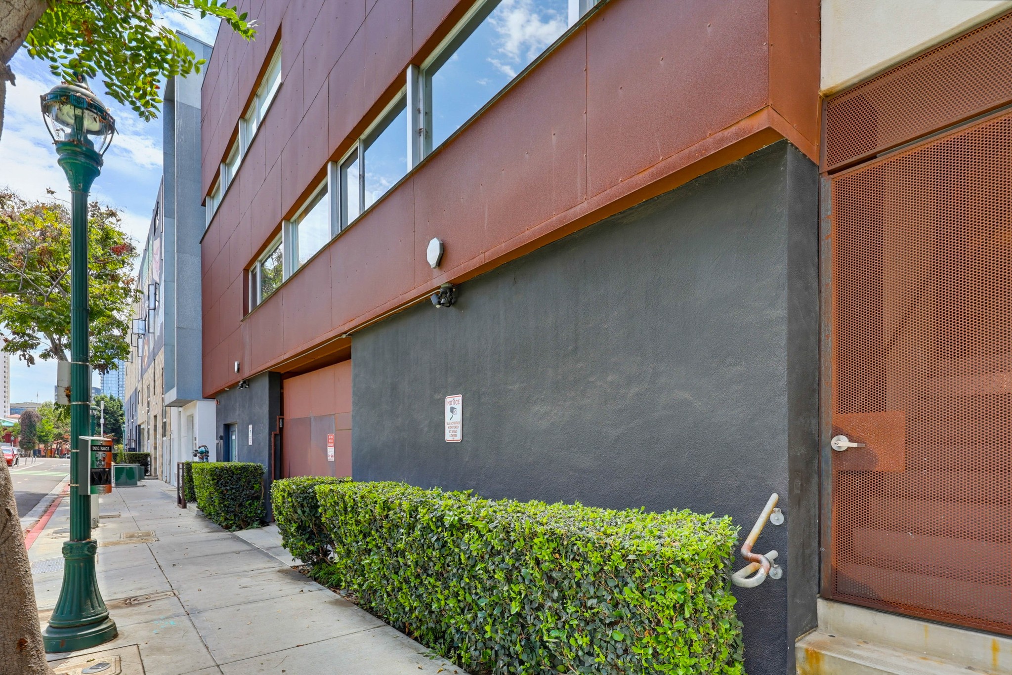 Virtual tour photo 5 of 63 for 1944 State St #3