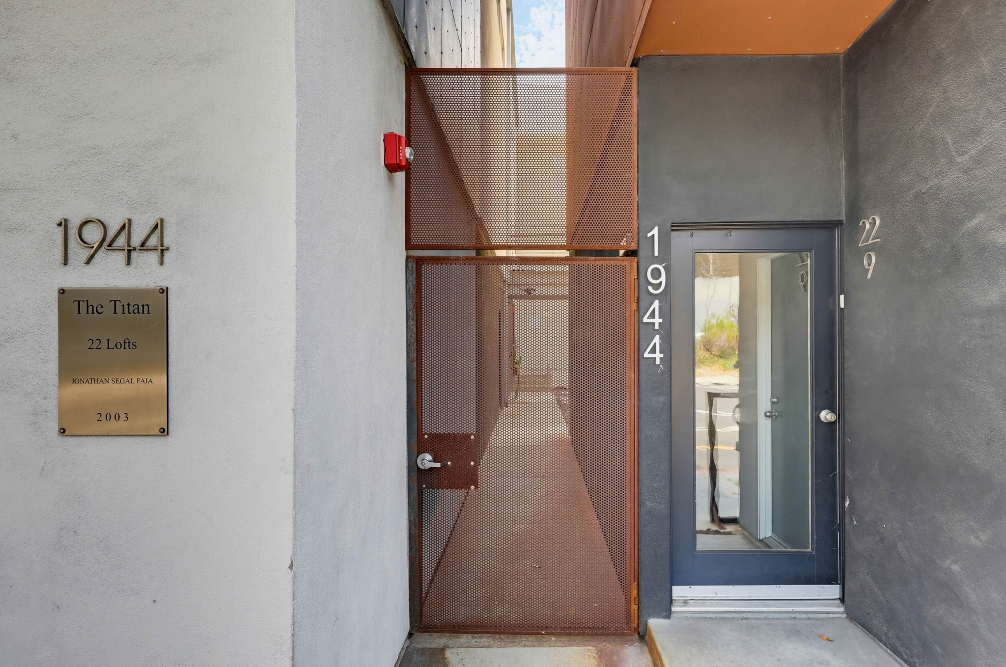 Virtual tour photo 7 of 63 for 1944 State St #3