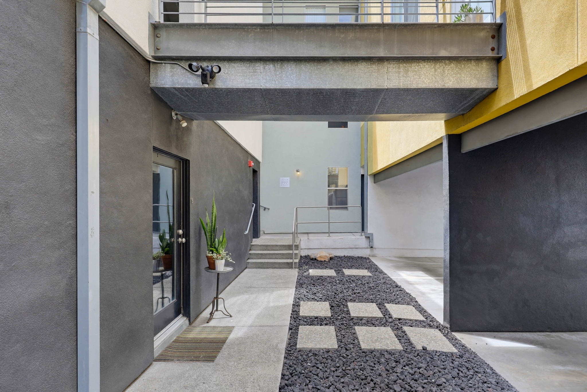 Virtual tour photo 12 of 63 for 1944 State St #3