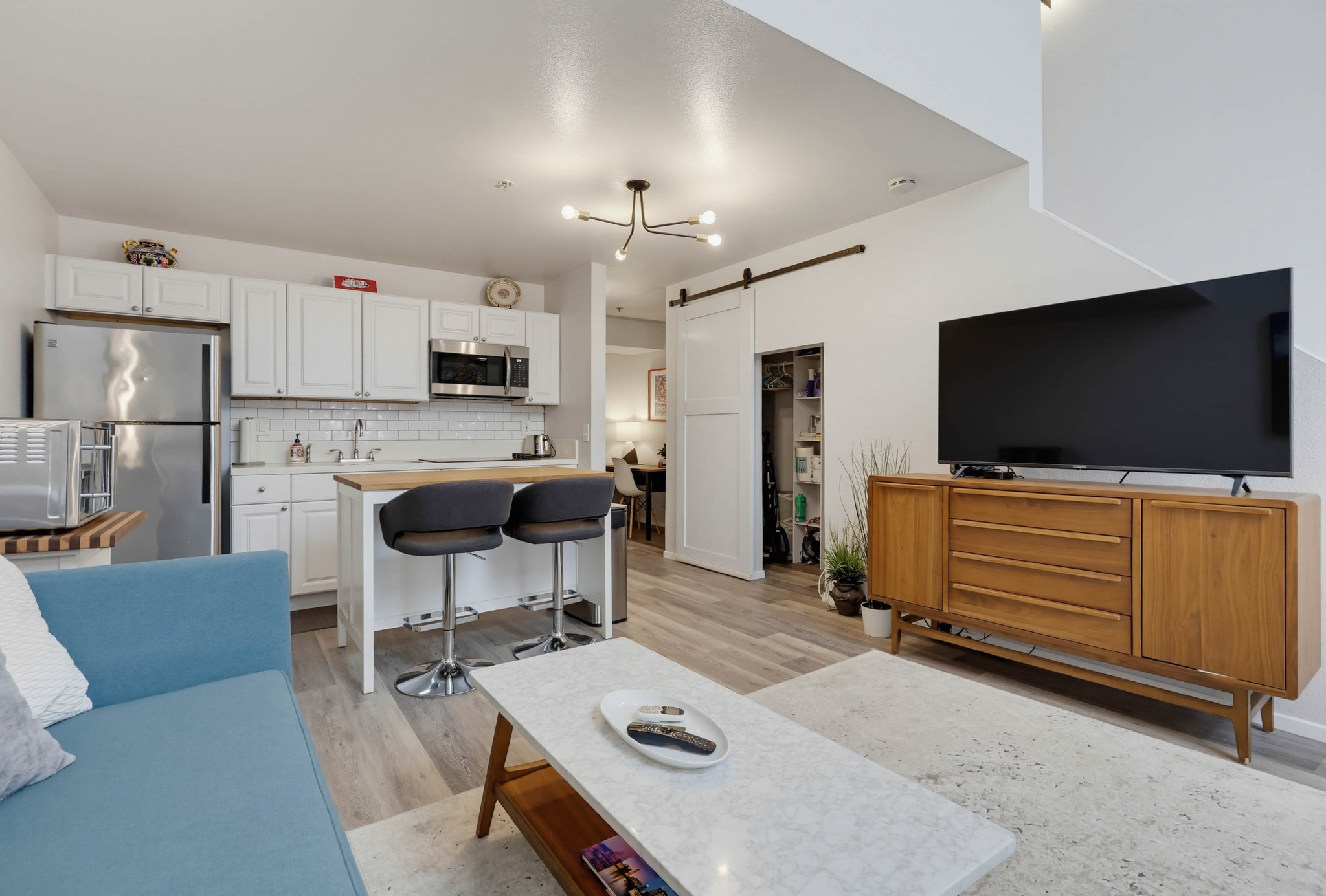 Virtual tour photo 18 of 63 for 1944 State St #3