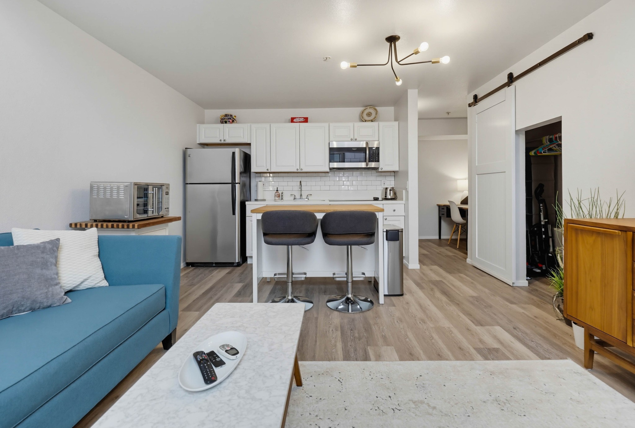 Virtual tour photo 19 of 63 for 1944 State St #3