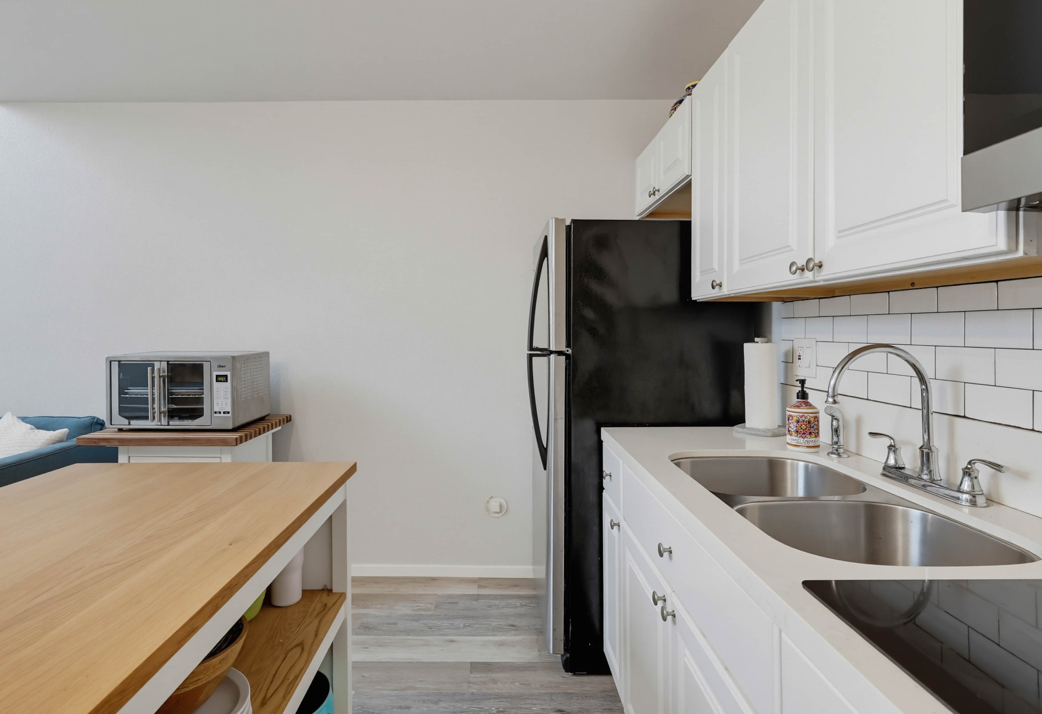 Virtual tour photo 21 of 63 for 1944 State St #3