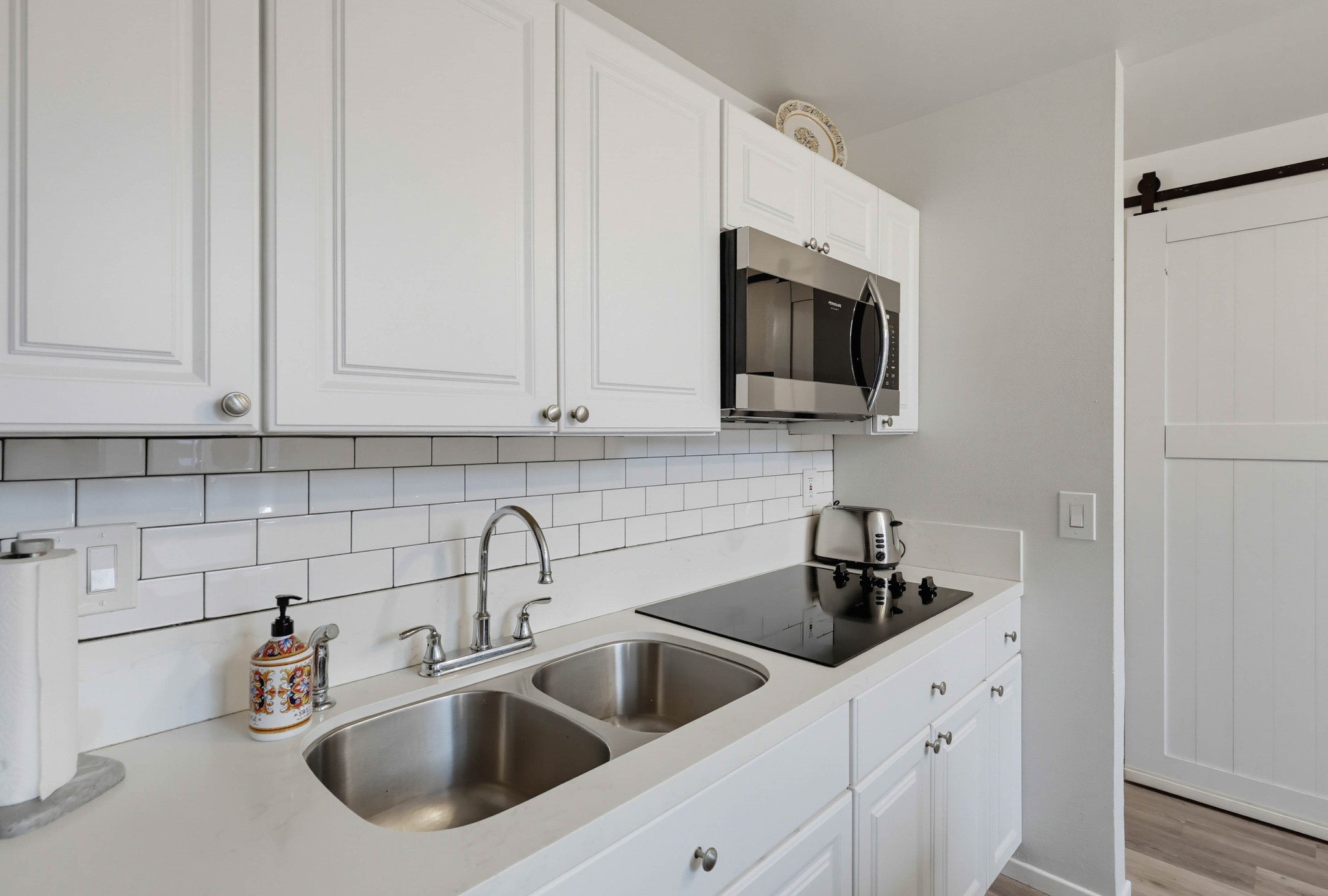 Virtual tour photo 22 of 63 for 1944 State St #3