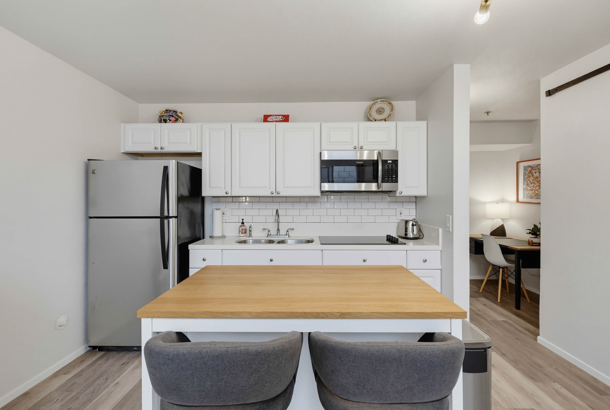 Virtual tour photo 25 of 63 for 1944 State St #3