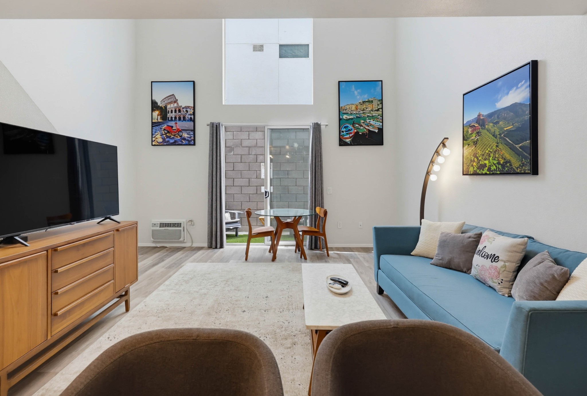 Virtual tour photo 28 of 63 for 1944 State St #3
