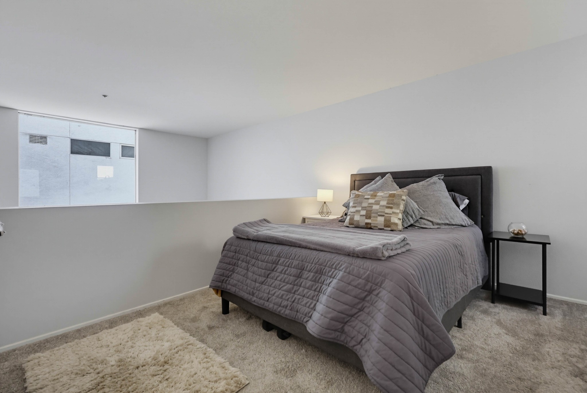 Virtual tour photo 35 of 63 for 1944 State St #3