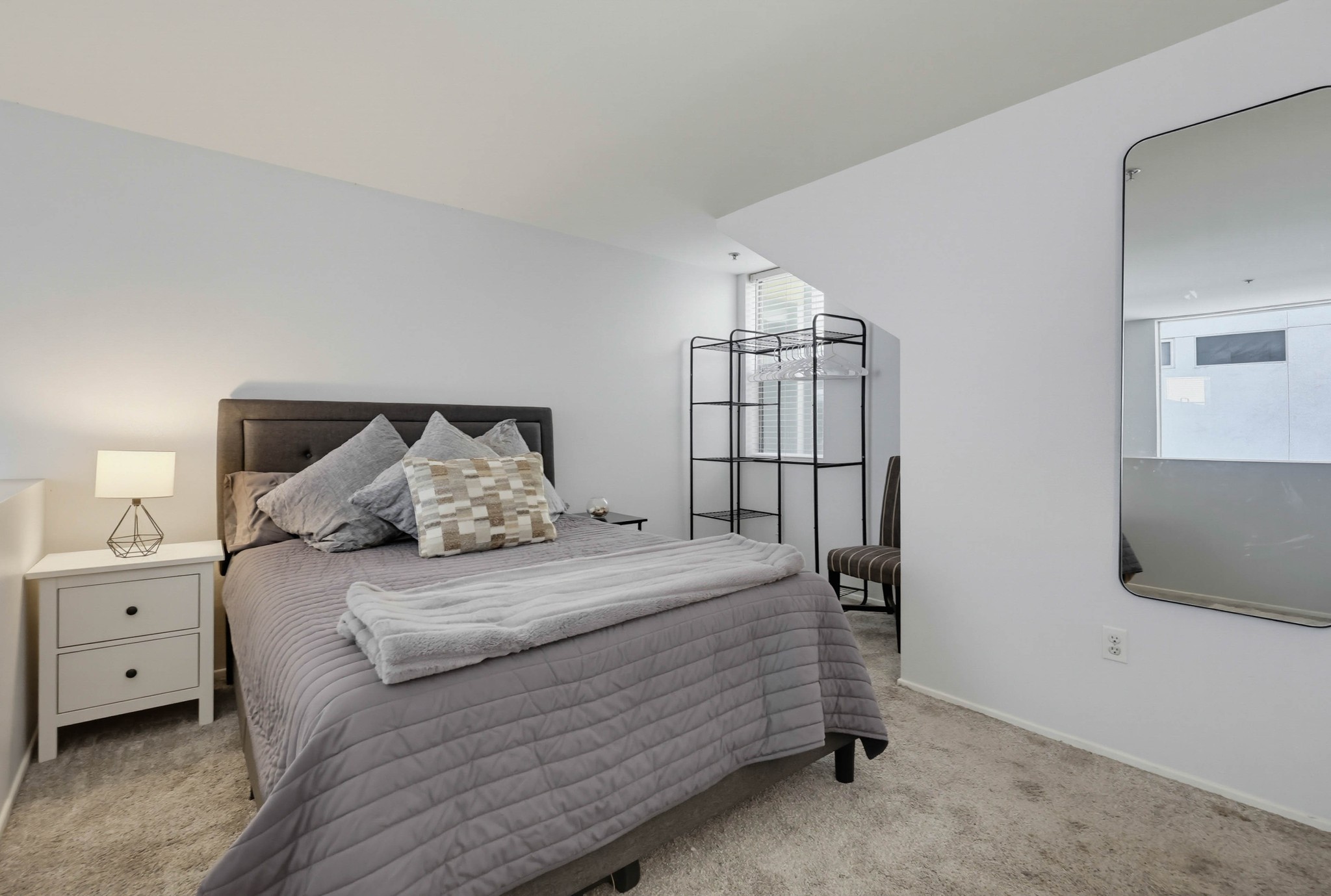 Virtual tour photo 36 of 63 for 1944 State St #3
