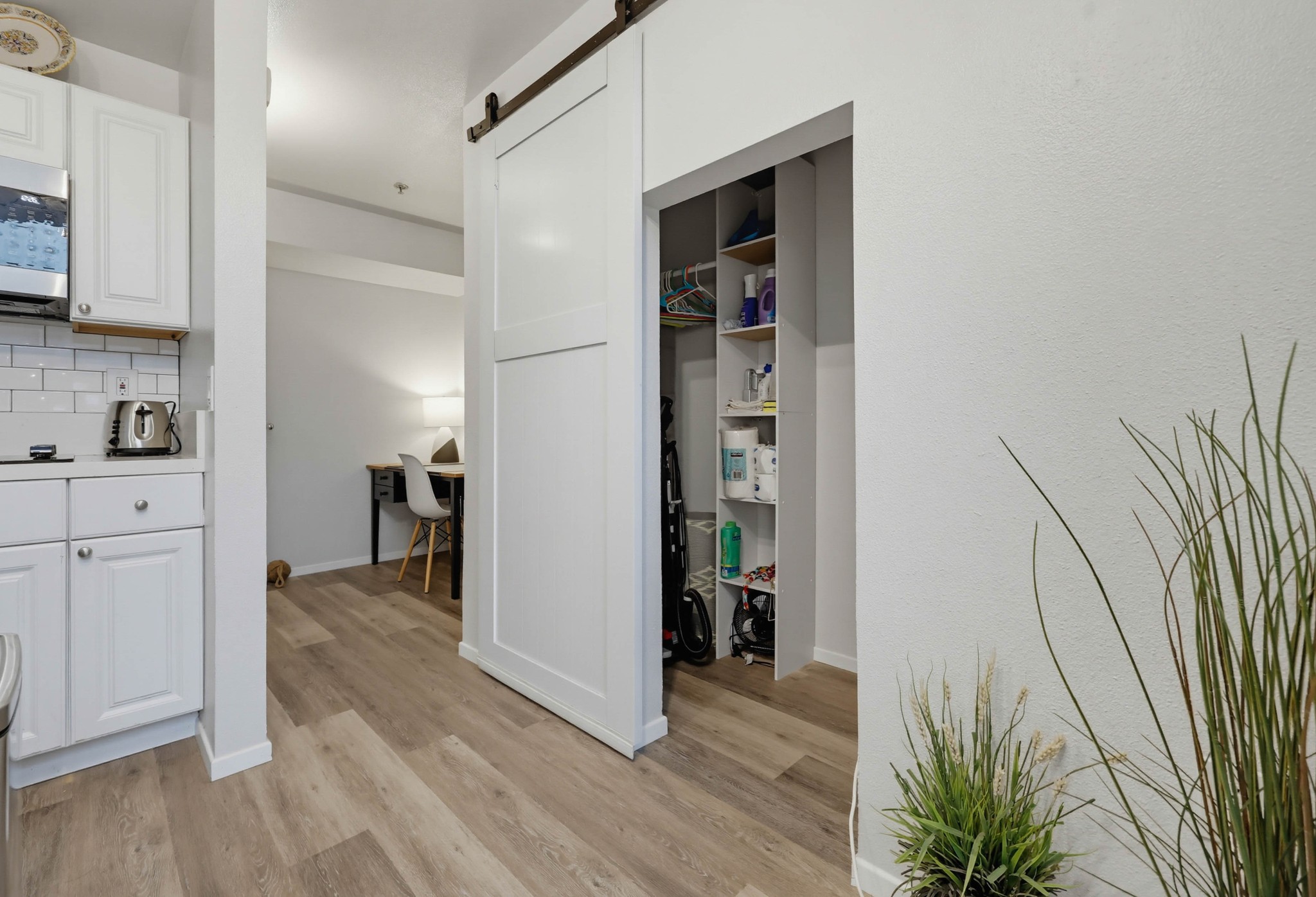 Virtual tour photo 47 of 63 for 1944 State St #3