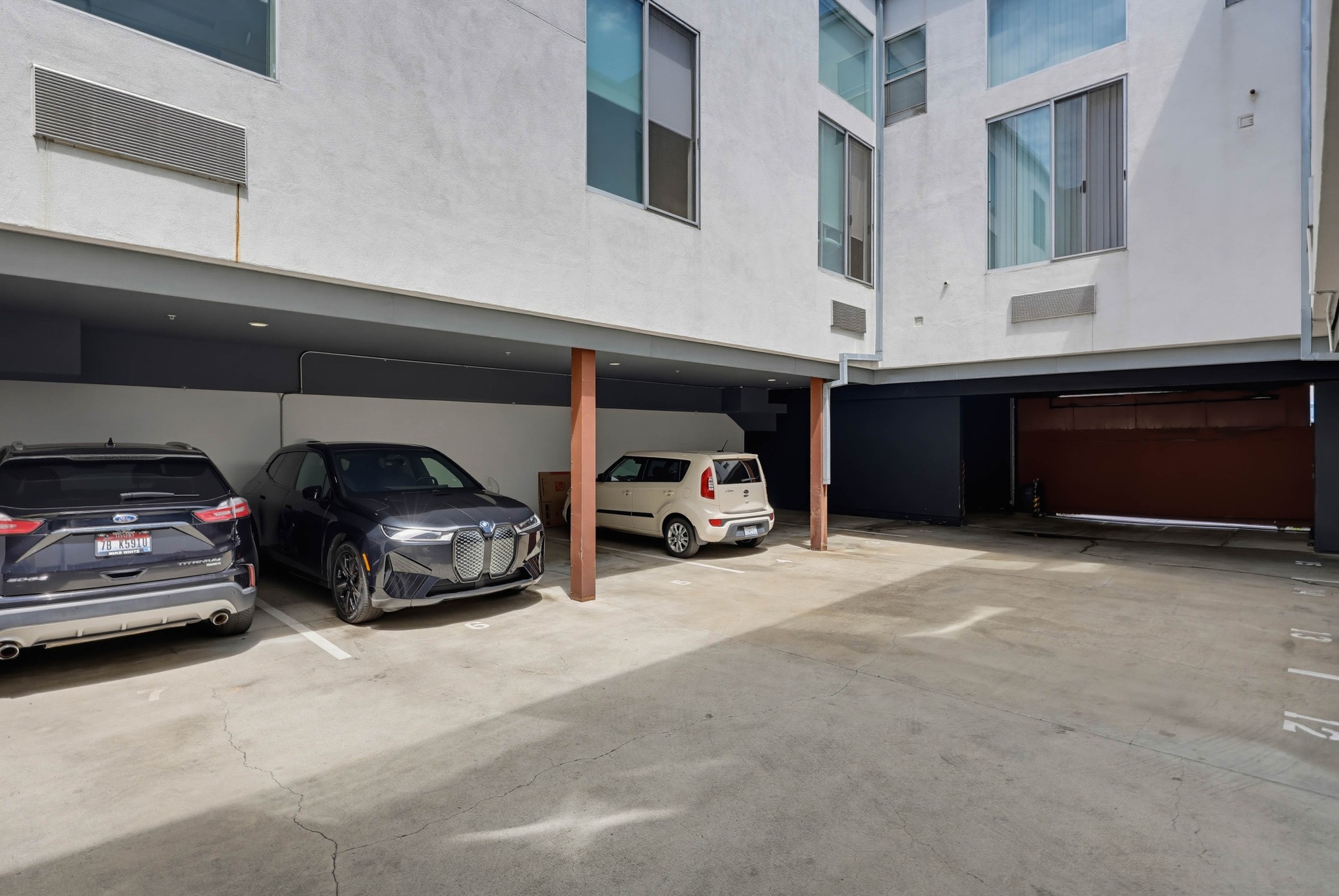 Virtual tour photo 56 of 63 for 1944 State St #3