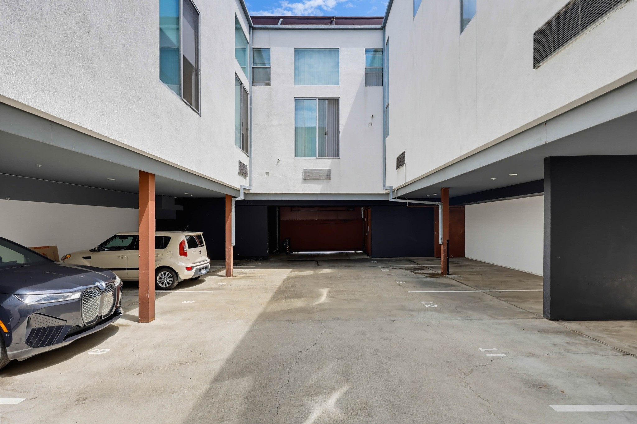 Virtual tour photo 57 of 63 for 1944 State St #3